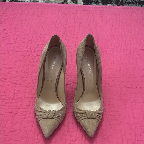 Casadei beige suede heels, US9,5 - Picture 1 of 8
